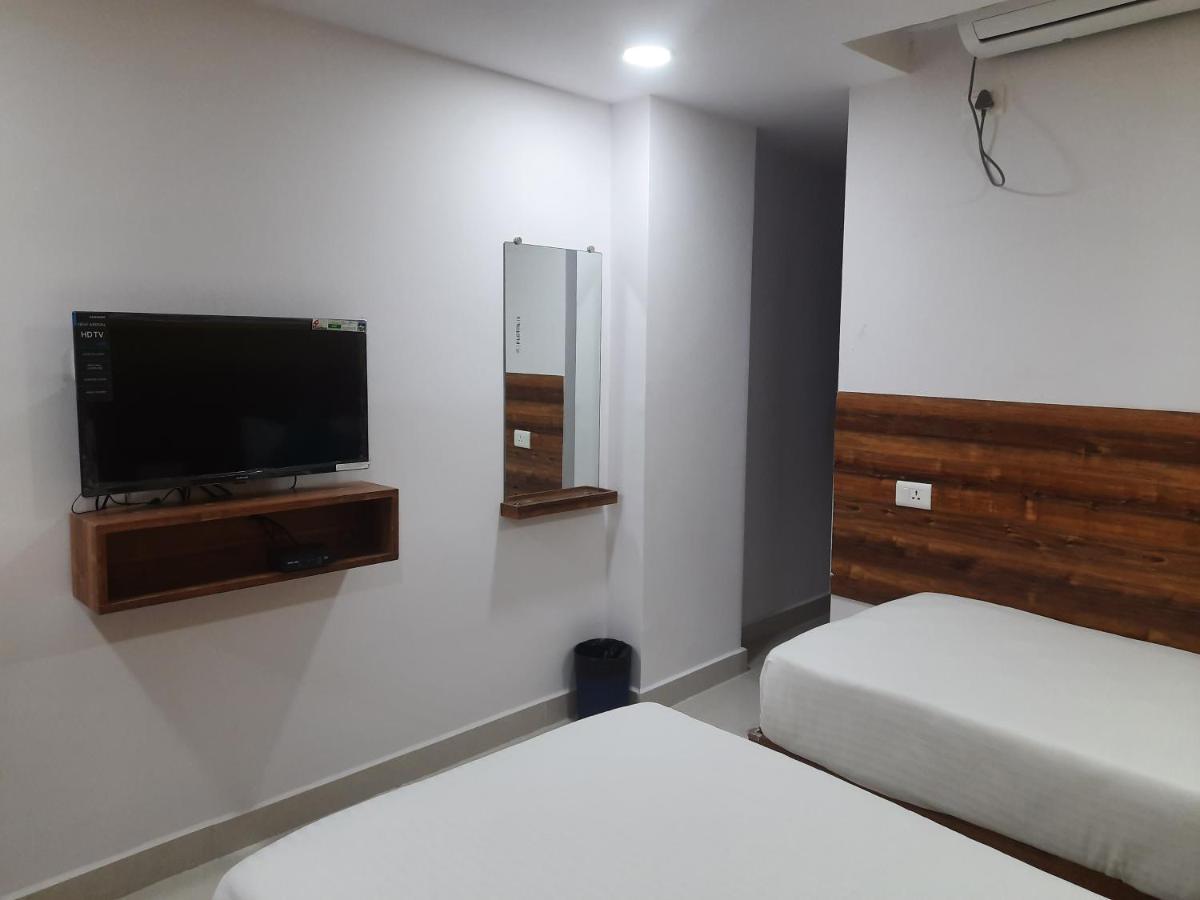 Hotel Prime Jubilee Haidarábád Kültér fotó